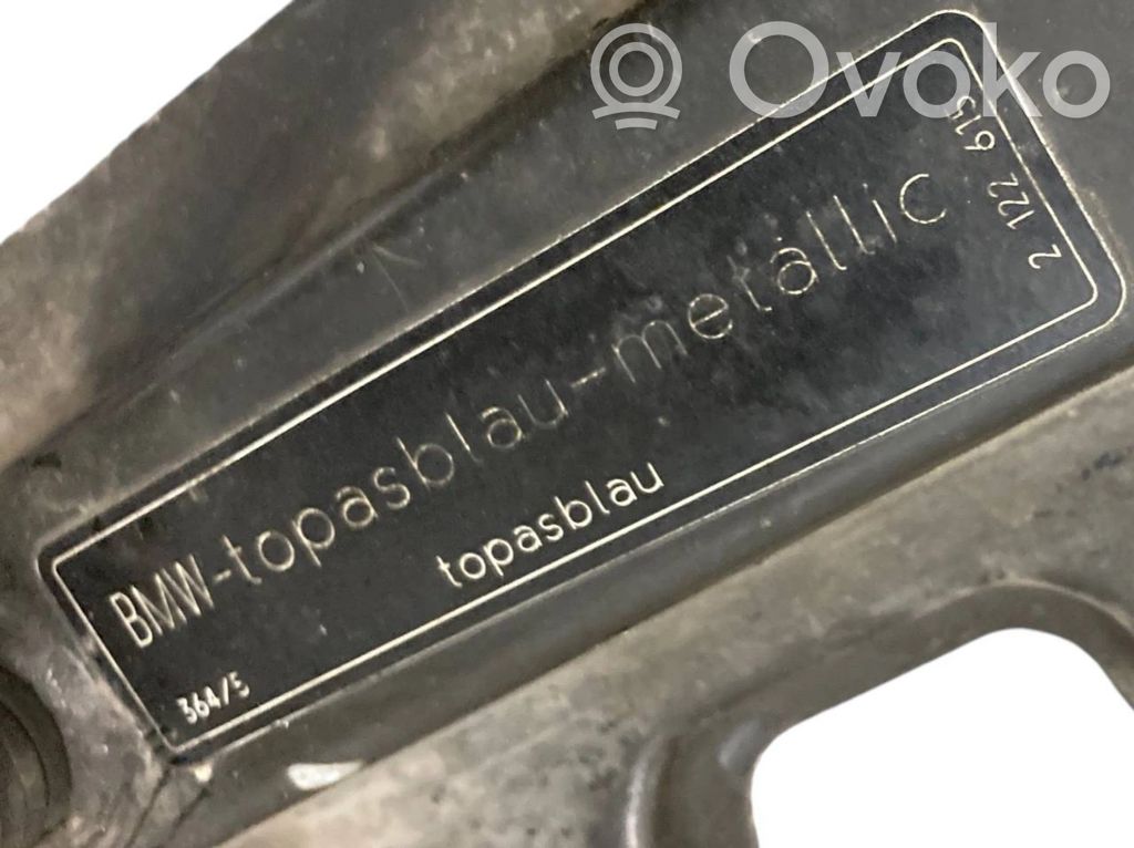 Radiatoru paneļa augšējā daļa (televizors)