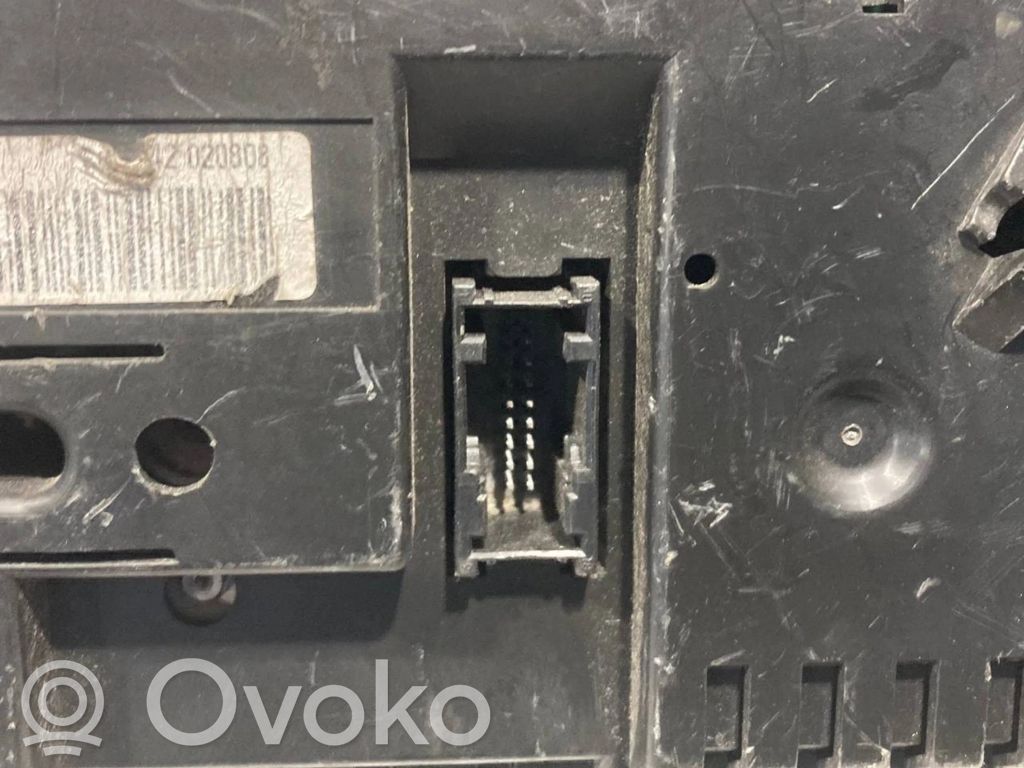 Speedometer (in the instrument panel)