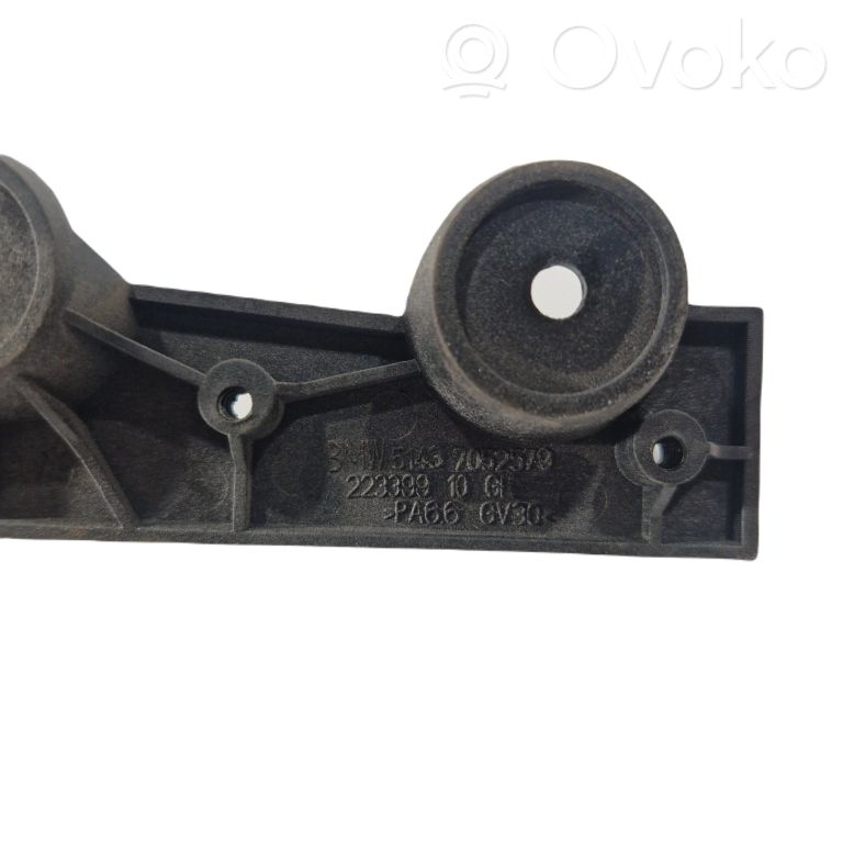 Engine hood release handle