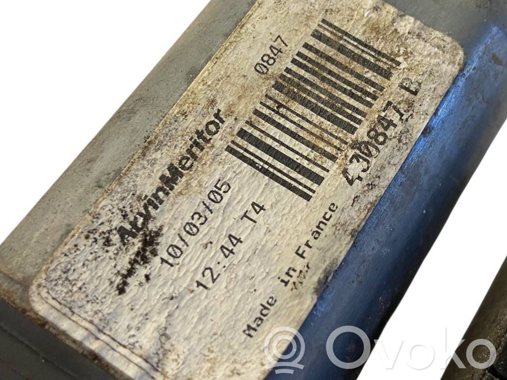Priekšpusē elektriskā loga pacelšanas mehānisma komplekts