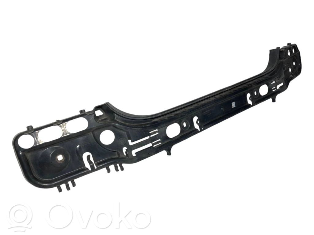 Rear bumper mounting bracket