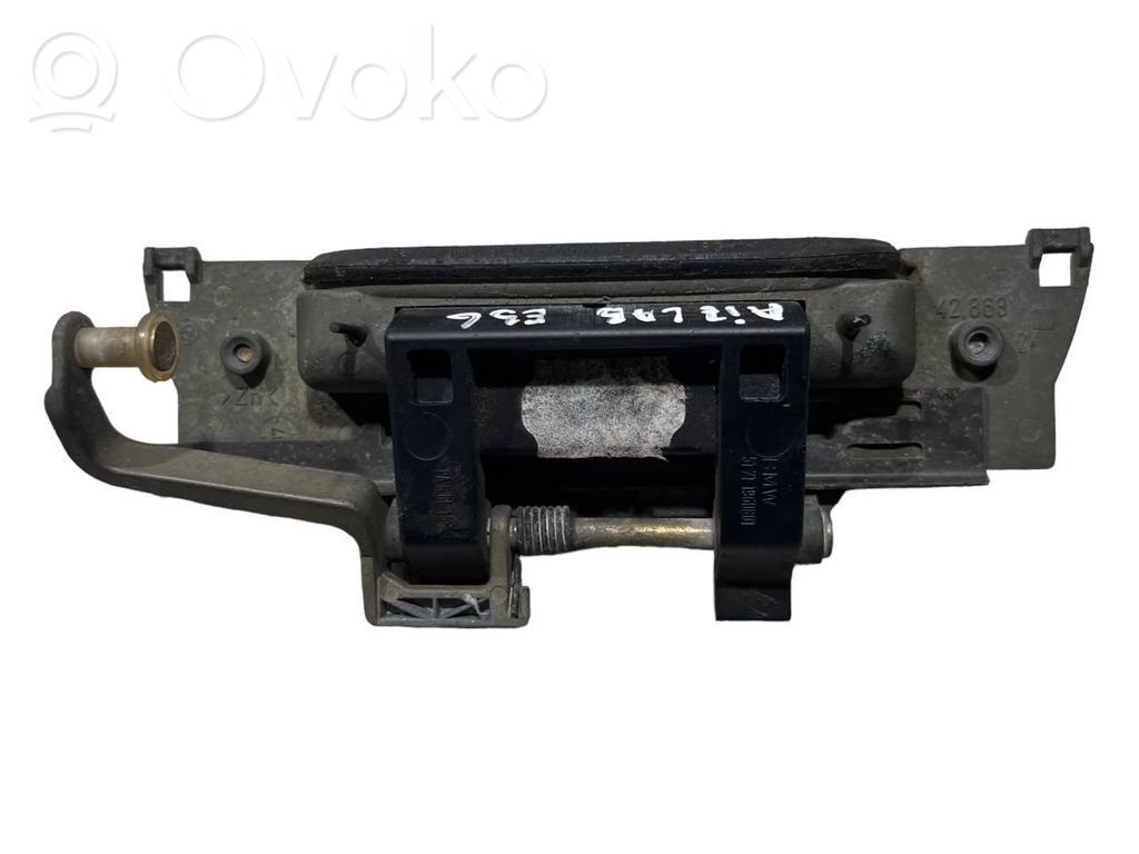 External opening handle
