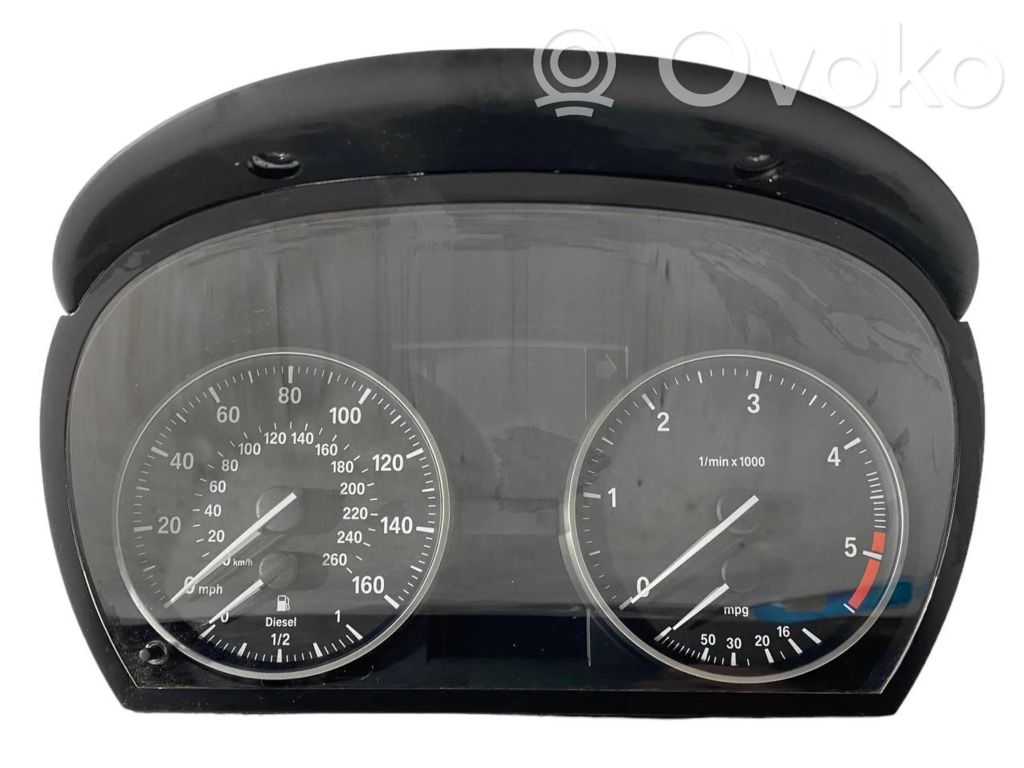 Speedometer (in the instrument panel)