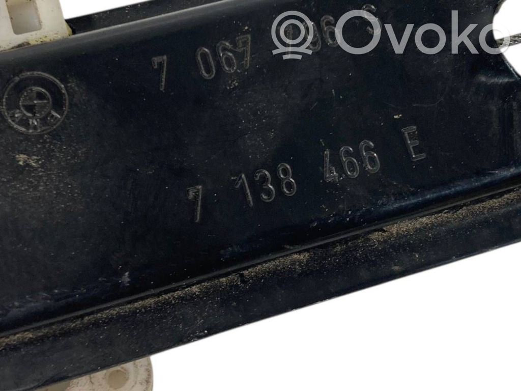 Priekšpusē elektriskā loga pacelšanas mehānisma komplekts