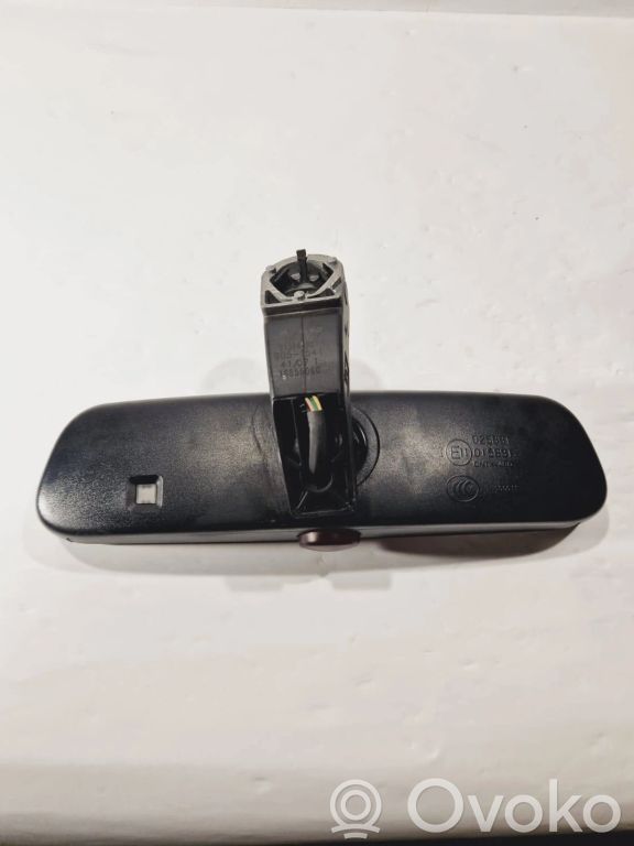 Atpakaļskata spogulis (salonā)