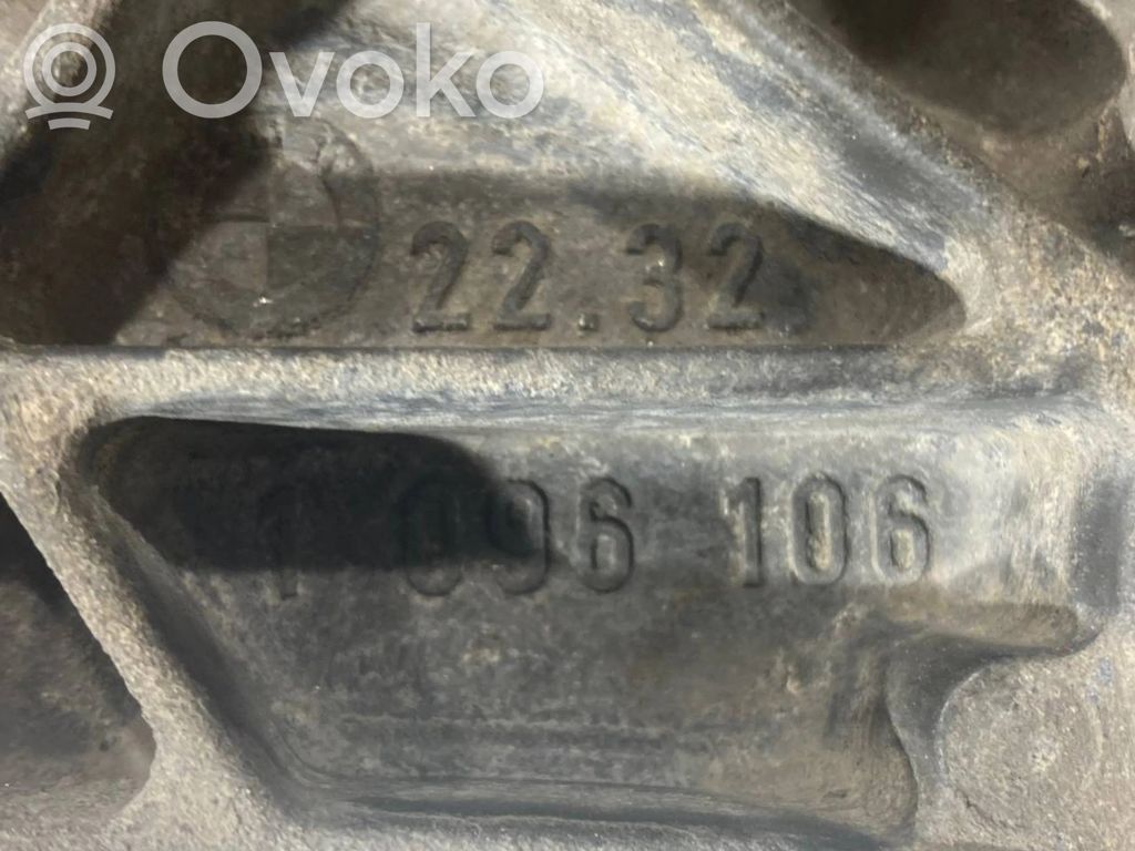 Pārnesumkārbas stiprinājuma kronšteins