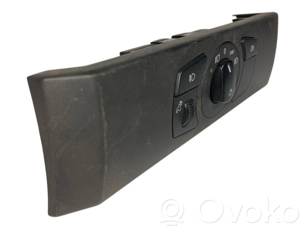 Headlight switch