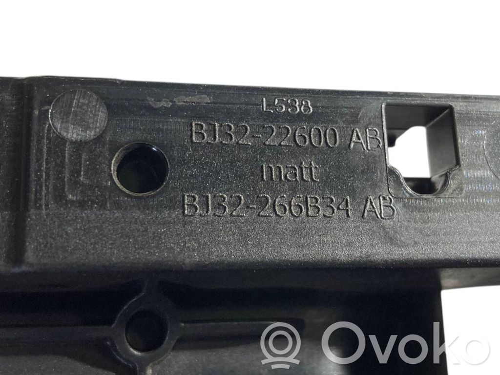 Internal opening handle