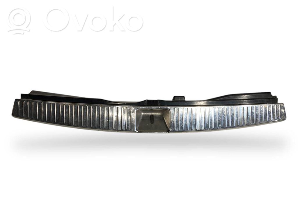 Trunk sill trim