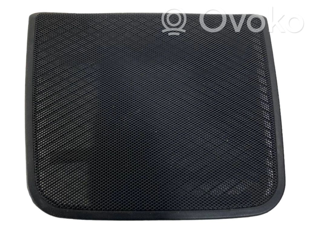 Rear speaker trim