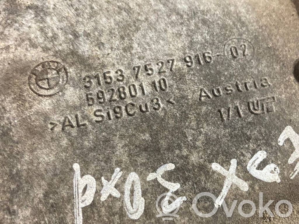 Pusass sakabes gultņa stiprinājums