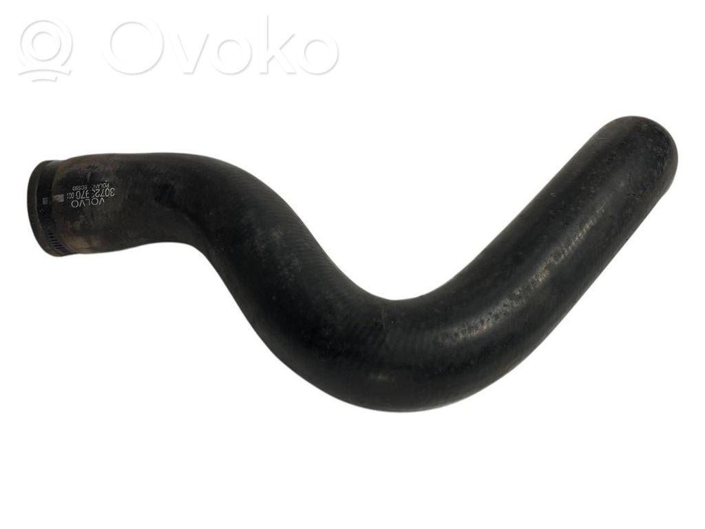 Caurulīte (-es) / šļūtene (-es)