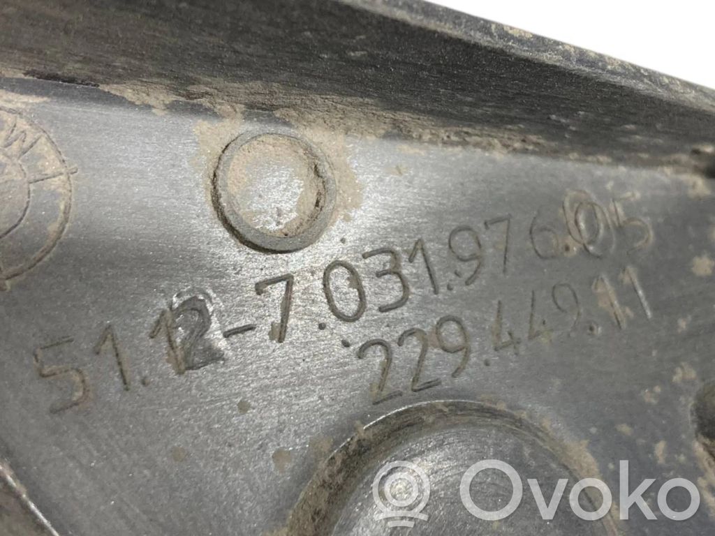 Aizmugurējā bufera montāžas kronšteins