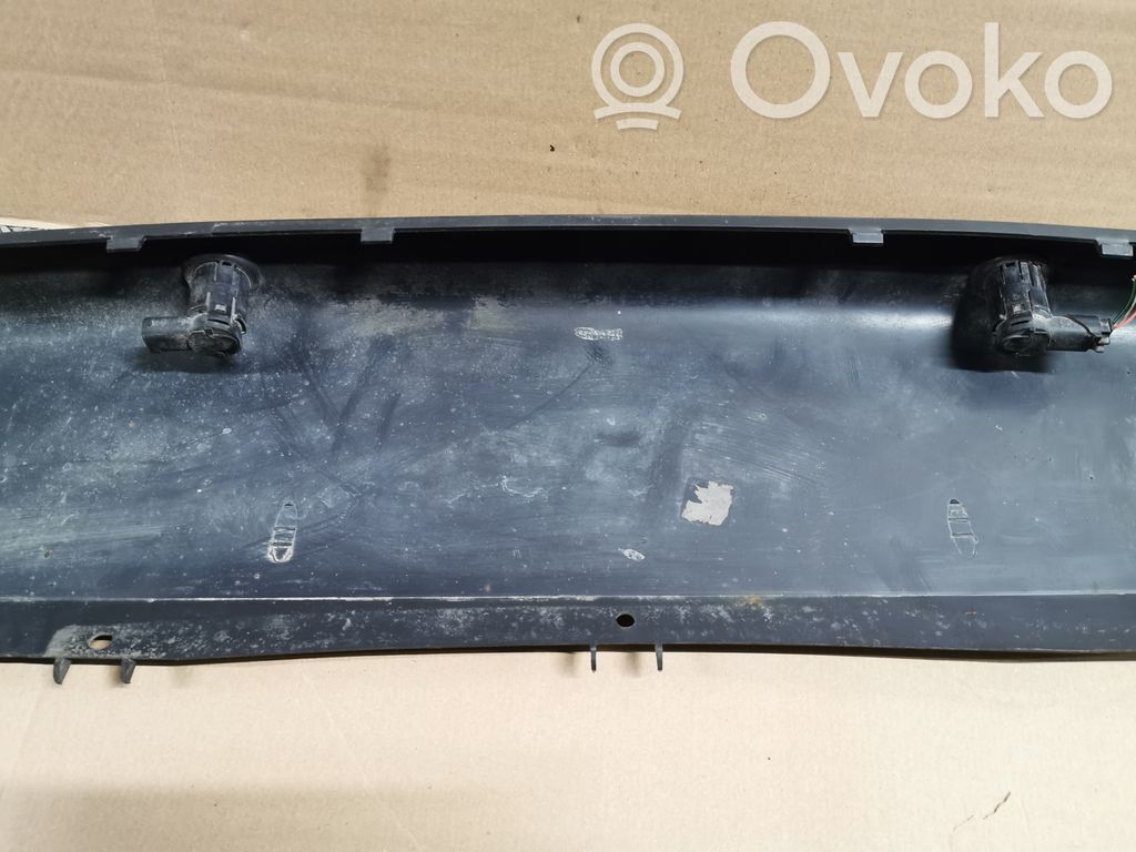 Apakšējā bampera daļa