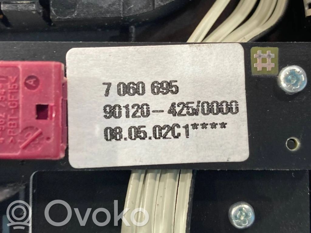 Ātrumu pārslēgšanas sviras dekoratīvā apdare (plastmasas)