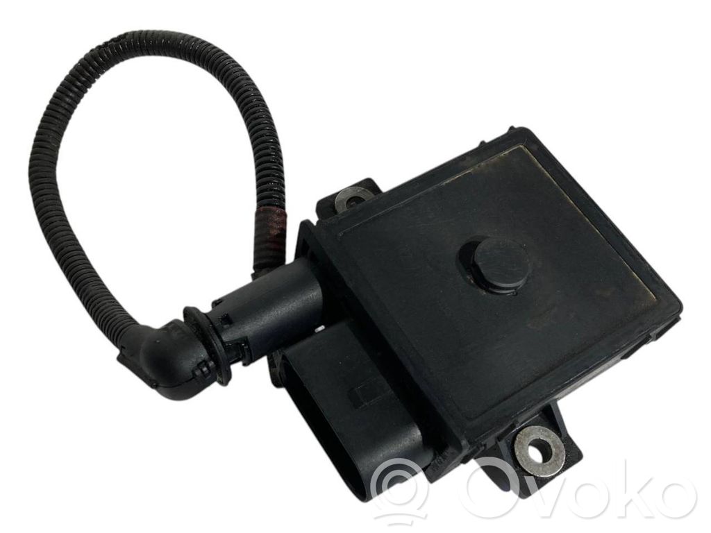 Glow plug relay