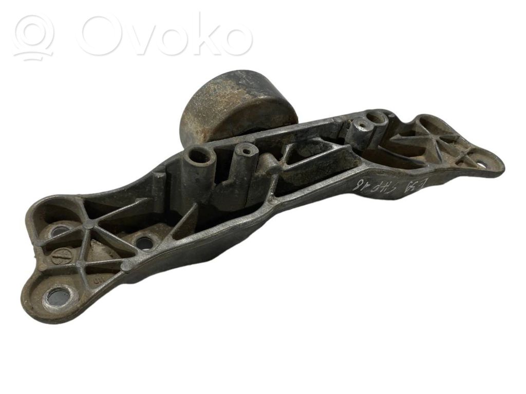 Transmission mounting bracket