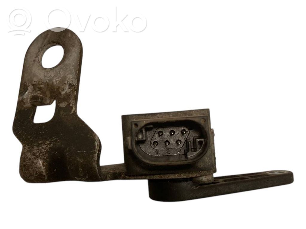 Augstuma sensors (priekšējo lukturu)