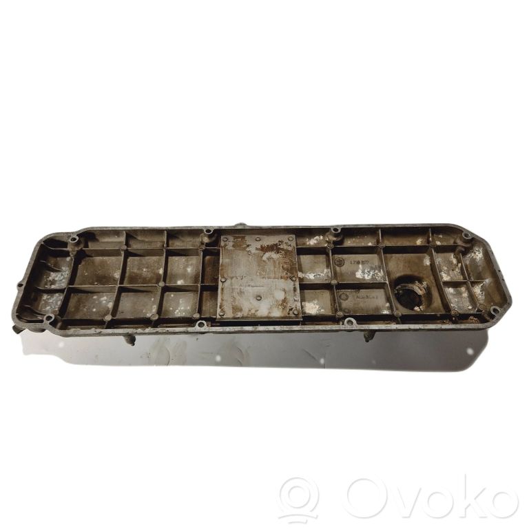 Valve cover