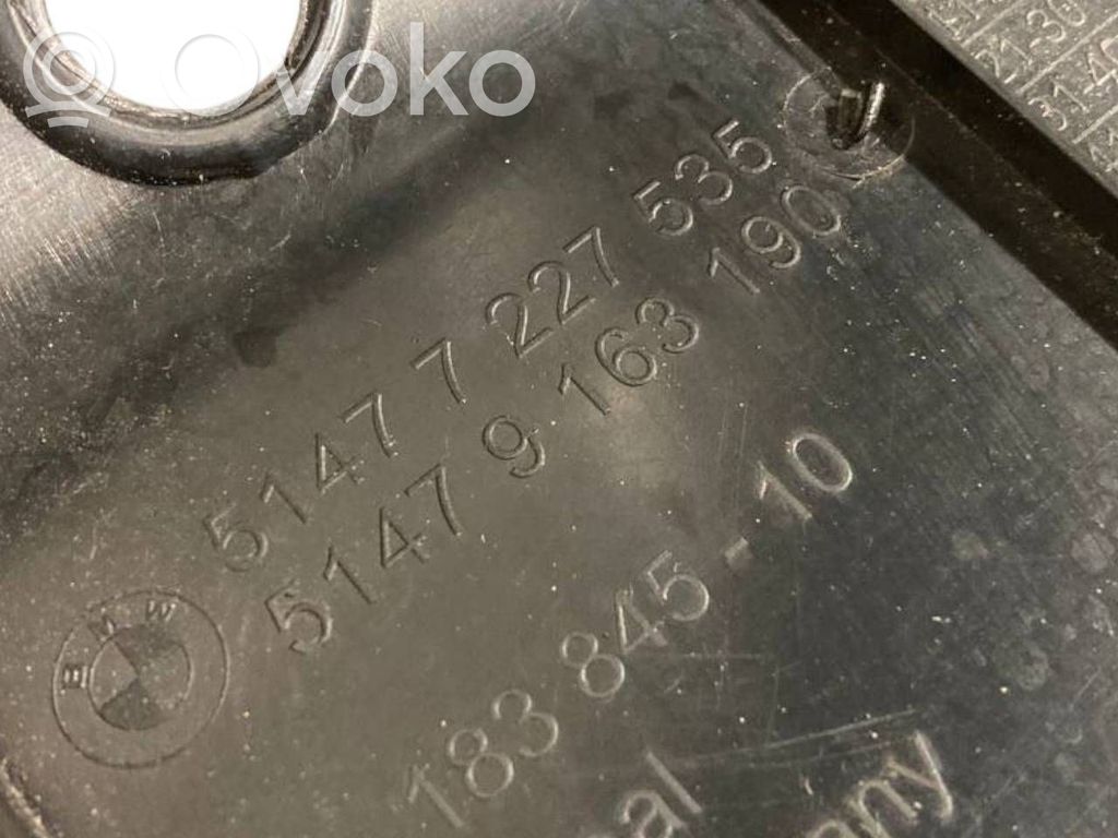 Bagāžnieka sliekšņa dekoratīvā apdare