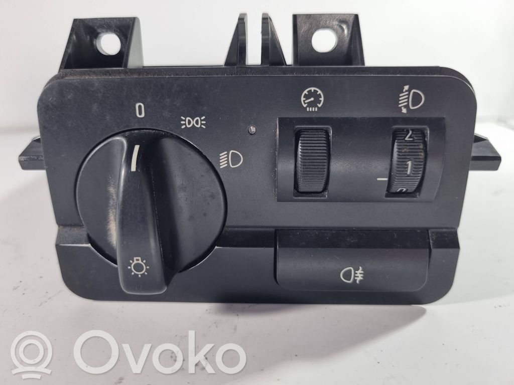 Headlight switch