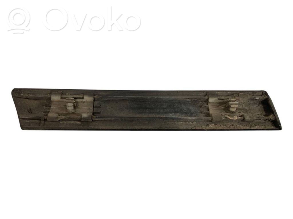 Spārna dekoratīvā apdare (moldings)