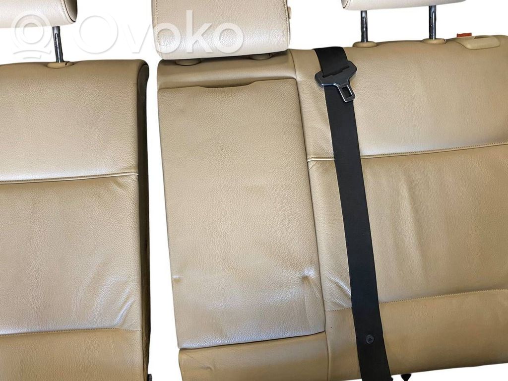 Salona daļu komplekts