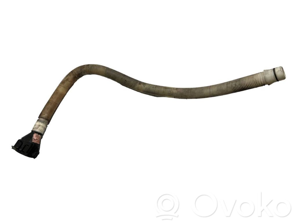 Window fluid reservoir filler pipe