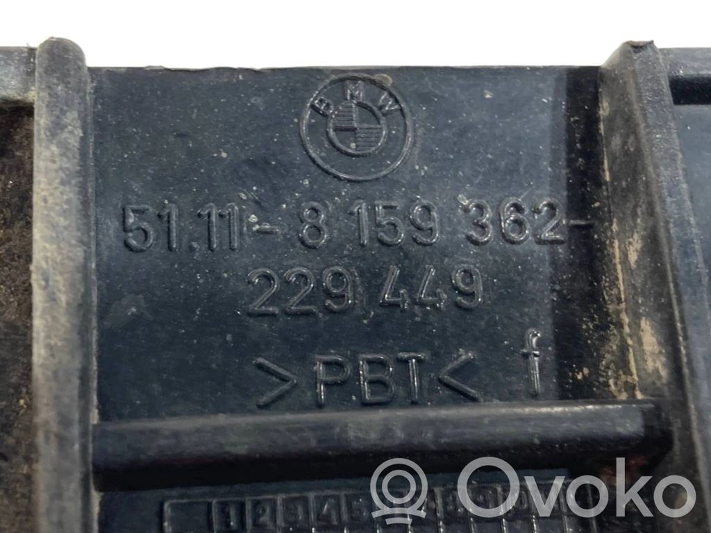 Priekšpusē bampera turētājs