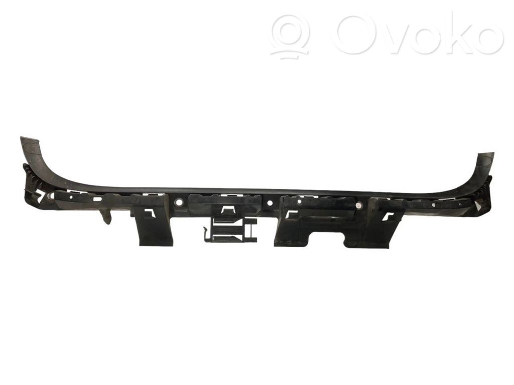Rear bumper mounting bracket