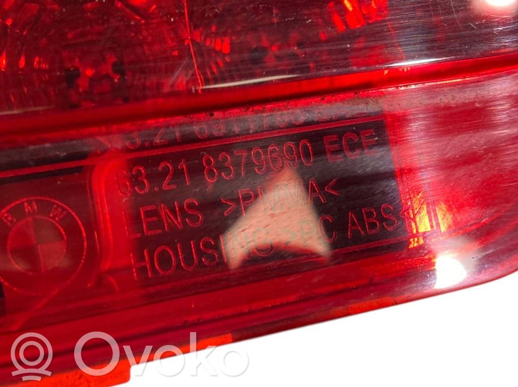 Aizmugurējais lukturis pārsegā