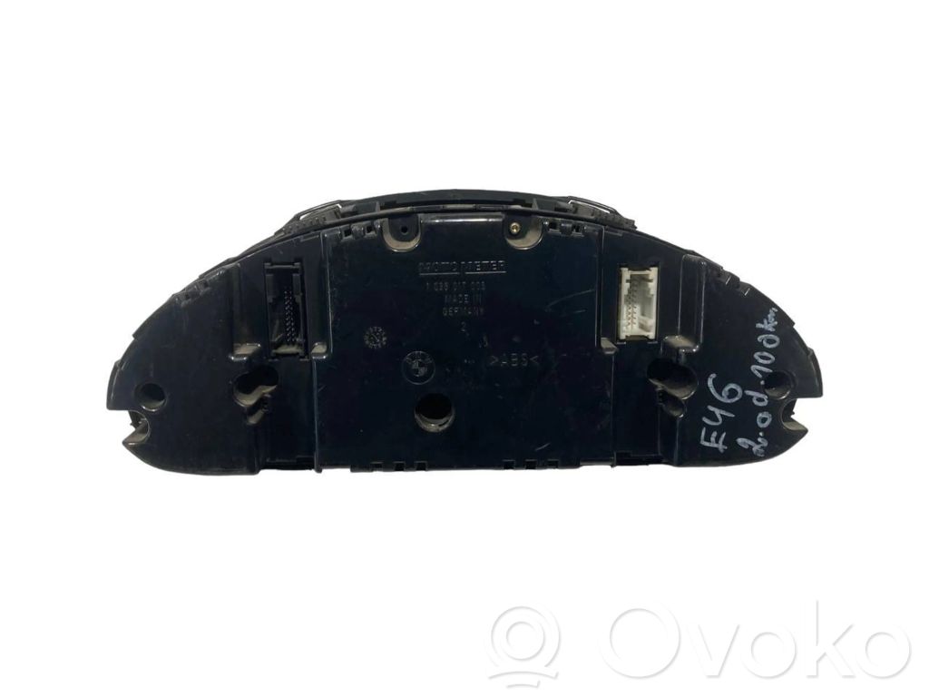 Speedometer (in the instrument panel)