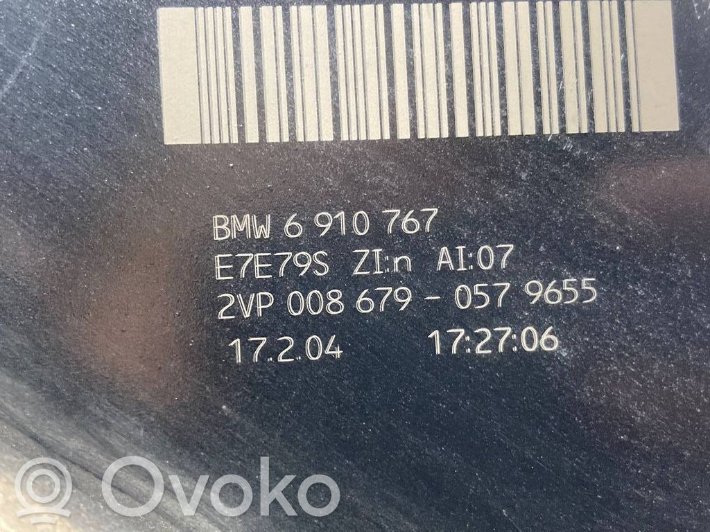 Aizmugurējais lukturis virsbūvē