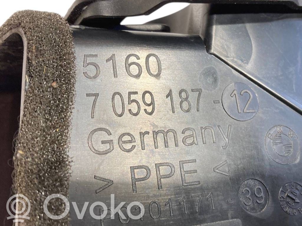 Боковая решетка воздухозаборника