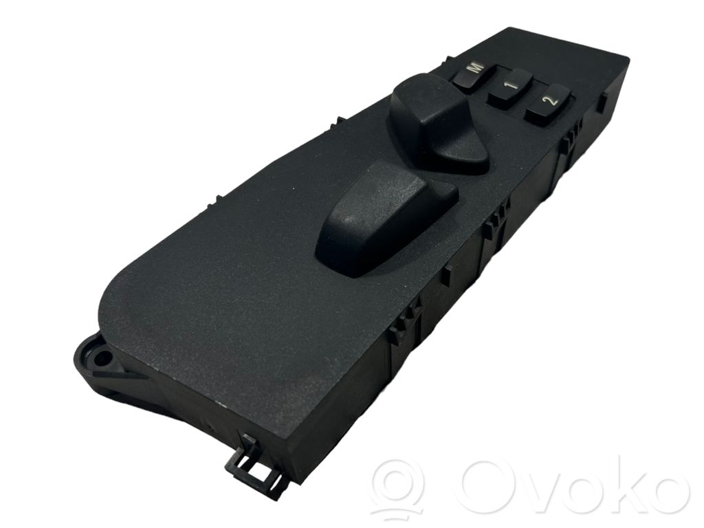 Seat adjustment switch(es)