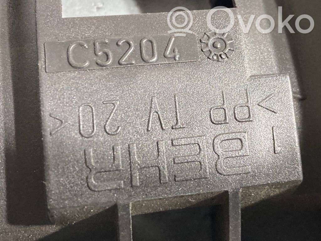 Mazā radiatora ventilators