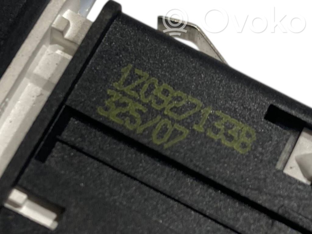 Pretslīdes (ASR) slēdzis