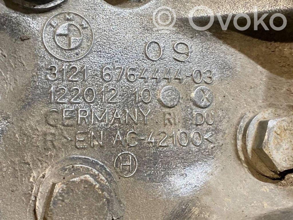 Priekšējā riteņa rumbas vārpstas šarnīrs (stupica, capfa)