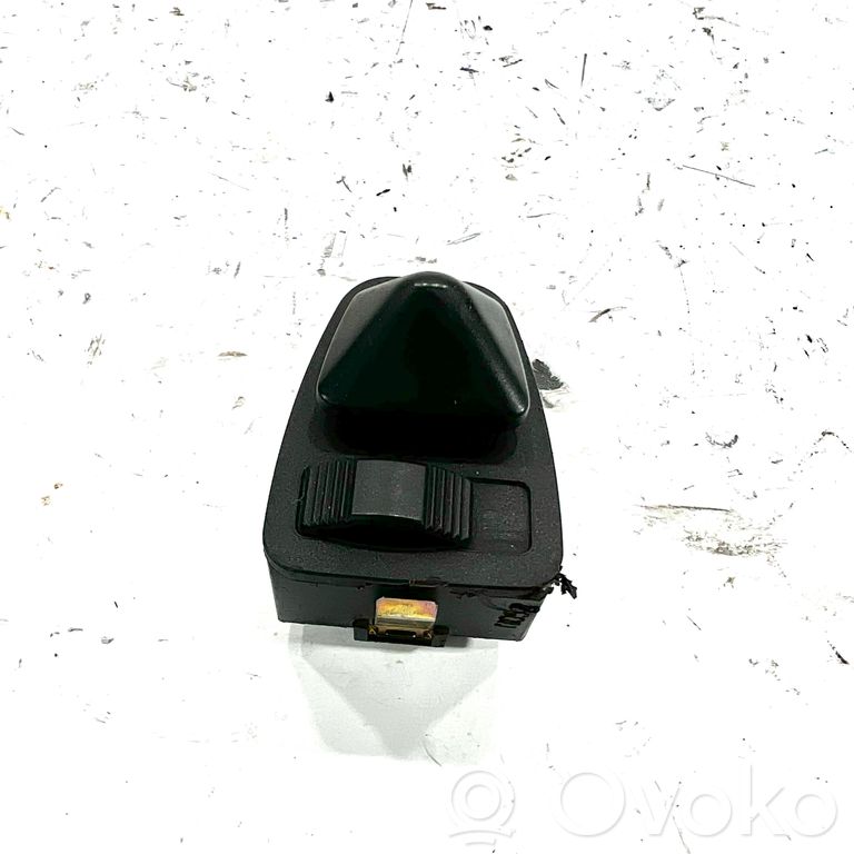 Side mirror switch