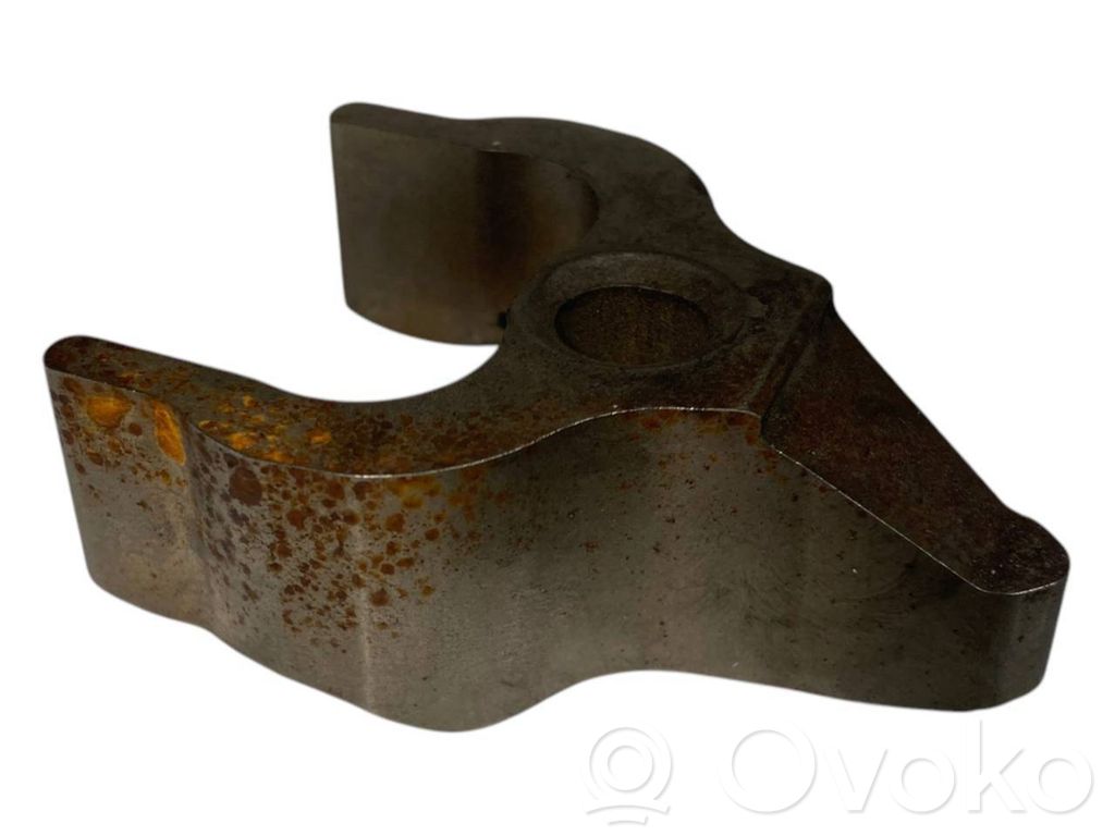 Nozzle holder/shoulder