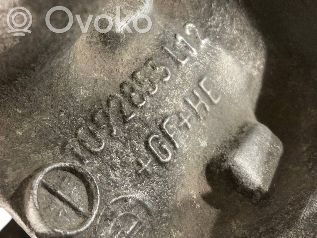 Priekšējā riteņa rumbas vārpstas šarnīrs (stupica, capfa)