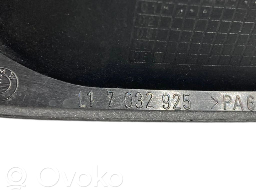 Internal opening handle