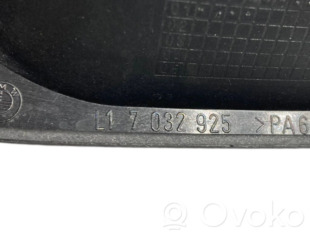 Internal opening handle