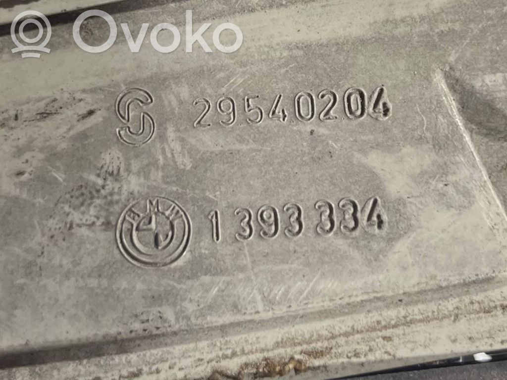 Задний фонарь в кузове