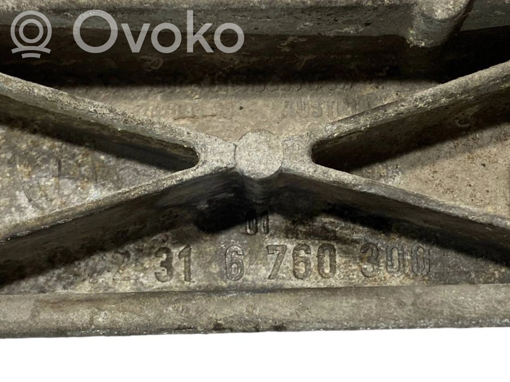 Transmission mounting bracket