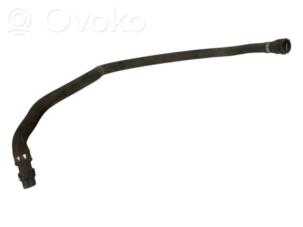 Caurulīte (-es) / šļūtene (-es)