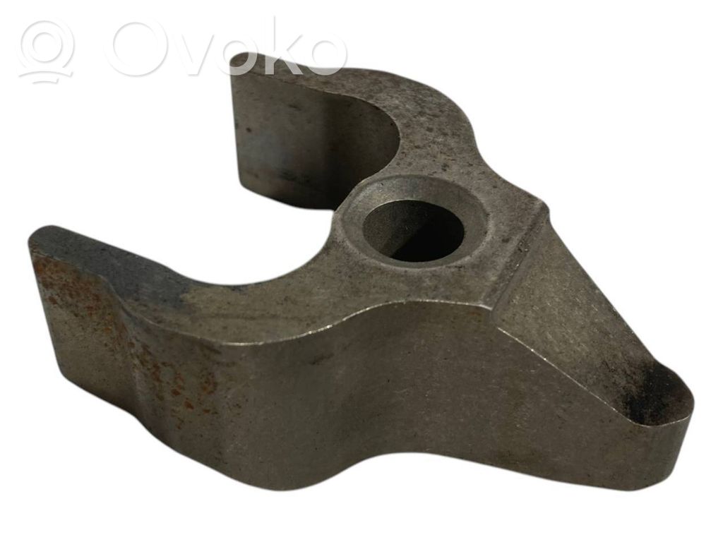 Nozzle holder/shoulder
