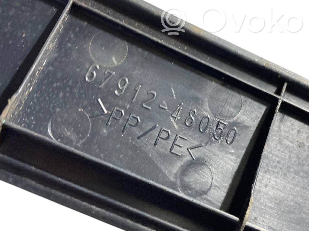 Priekšējā sliekšņa dekoratīvā apdare (iekšējā)