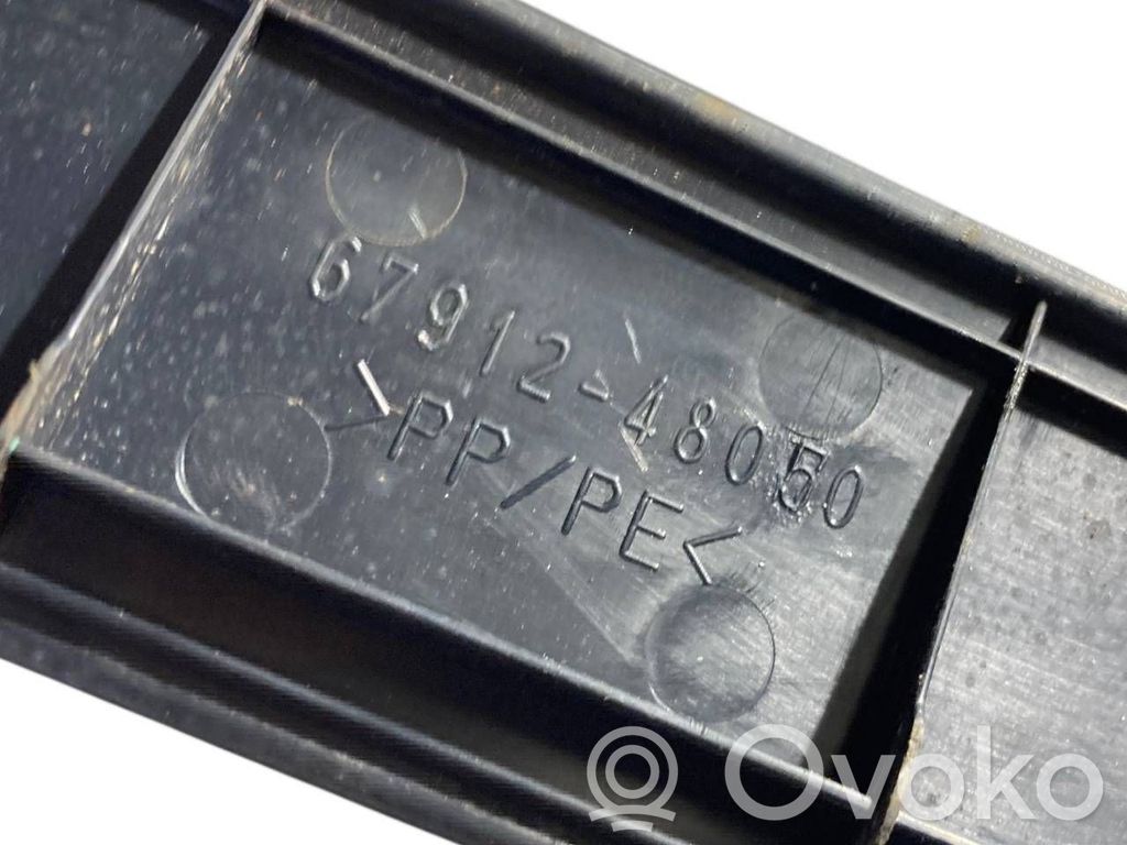Priekšējā sliekšņa dekoratīvā apdare (iekšējā)