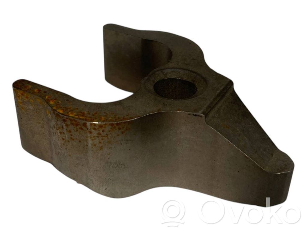 Nozzle holder/shoulder